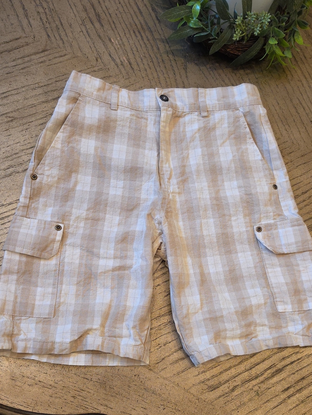 Sovereign Code Beige Plaid Cargo Shorts Size 10/12 Boys
